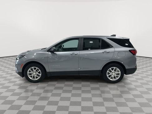Used 2023 Chevrolet Equinox LS w/ LS Convenience Package image 2