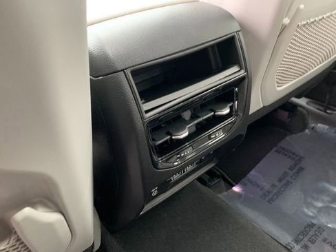 Used 2022 Jeep Grand Cherokee Overland image 18