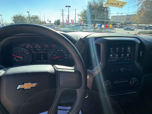 Used 2022 Chevrolet Silverado 1500 Custom image 12