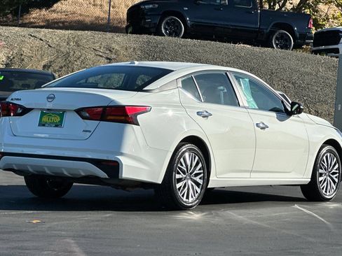 Used 2025 Nissan Altima 2.5 SV AWD/4WD image 4