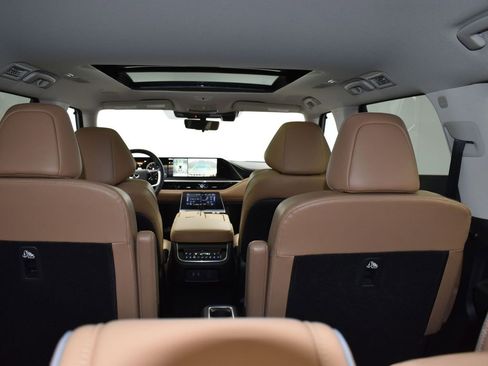 Certified 2025 INFINITI QX80 Sensory image 20