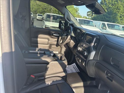 Used 2024 GMC Sierra 2500 Pro w/ Convenience Package AWD/4WD image 12