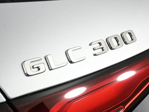 Certified 2025 Mercedes-Benz GLC 300 4MATIC image 27