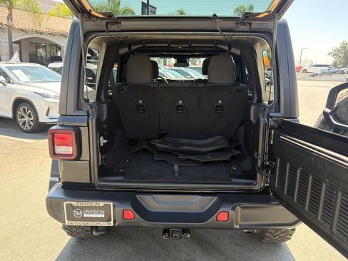 Used 2025 Jeep Wrangler Unlimited Sport AWD/4WD image 19