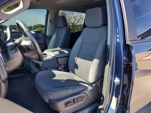 Used 2022 Chevrolet Silverado 1500 LT image 2