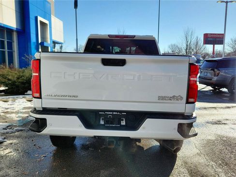 Used 2024 Chevrolet Silverado 2500 High Country w/ High Country Premium Package image 11