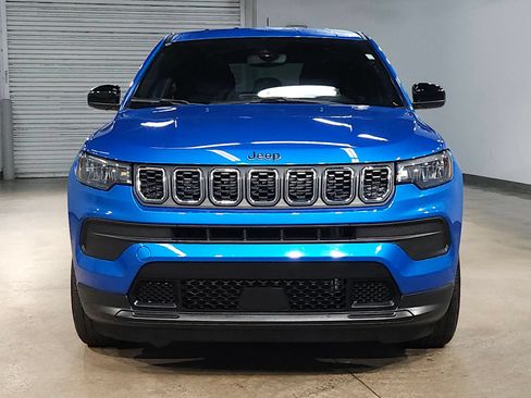 Used 2025 Jeep Compass Sport AWD/4WD image 2