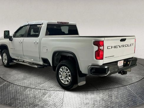 Used 2022 Chevrolet Silverado 3500 LT w/ Convenience Package image 6