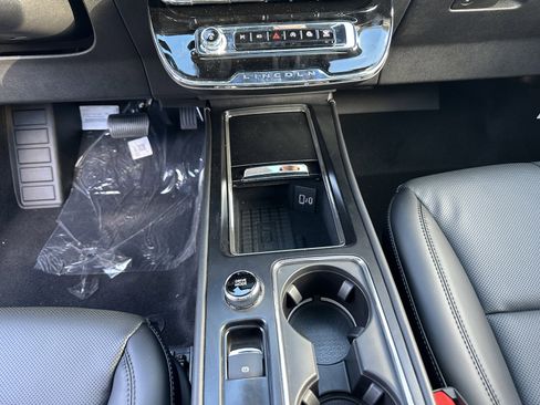 New 2026 Lincoln Corsair Premiere image 16