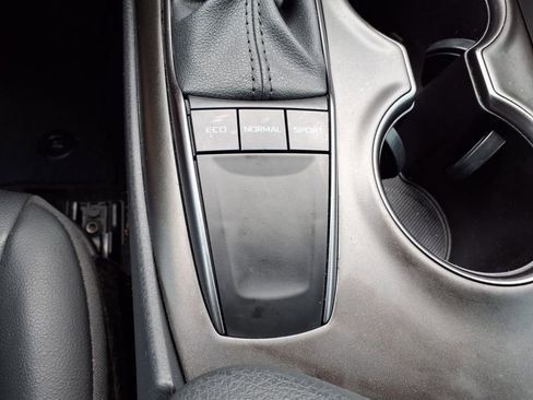 Used 2024 Toyota Camry SE FWD image 21