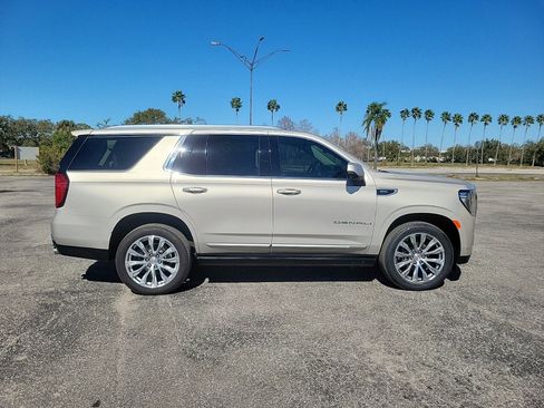 Used 2021 GMC Yukon Denali w/ Denali Premium Package image 4