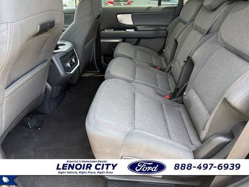 Used 2025 Ford Expedition Active RWD image 11