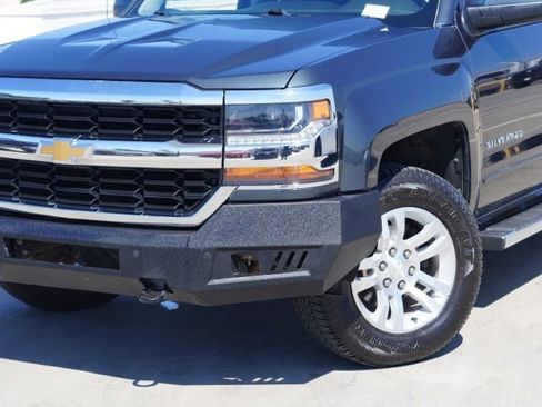 Used 2018 Chevrolet Silverado 1500 LT w/ All Star Edition image 5