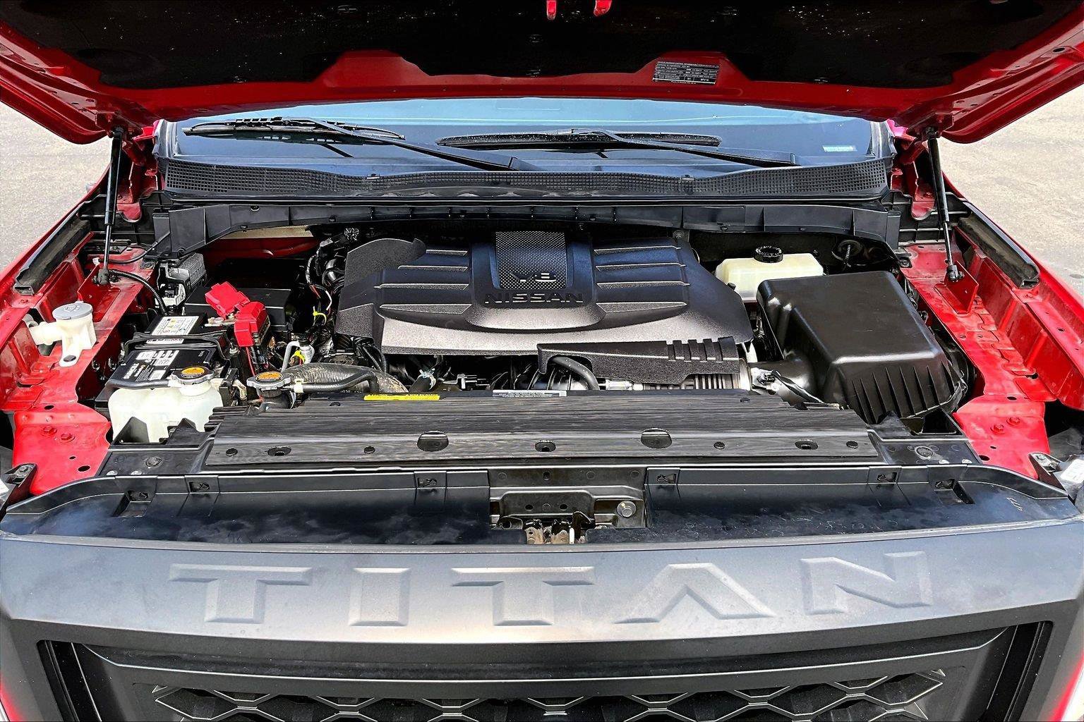 Used 2021 Nissan Titan PRO-4X w/ Pro-4x Convenience Package AWD/4WD image 32