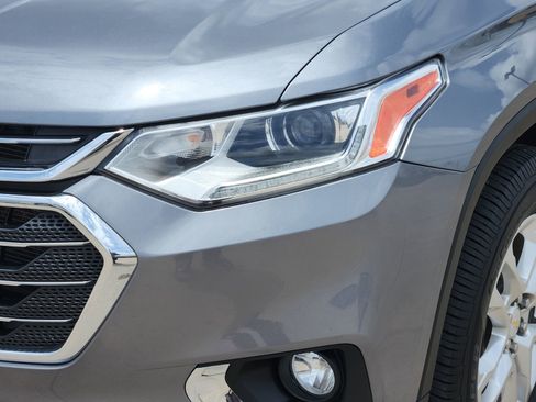 Used 2020 Chevrolet Traverse LT FWD image 11