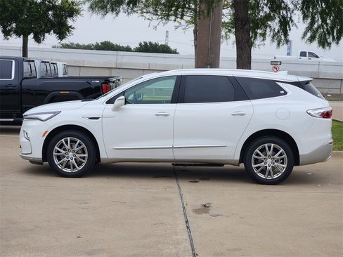 Used 2022 Buick Enclave Essence w/ Experience Buick Package image 4