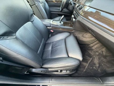 Used 2009 BMW 750i RWD image 60