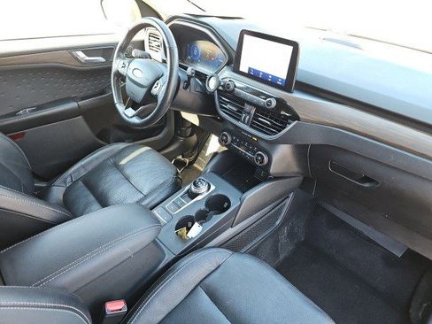 Used 2020 Ford Escape Titanium image 14