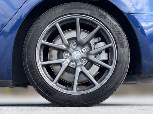 Used 2020 Tesla Model 3 Standard Range Plus image 18