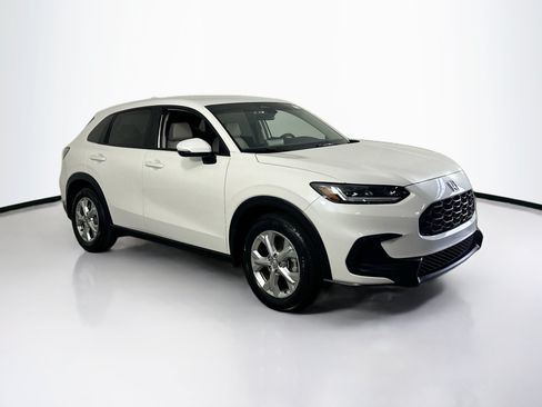 Used 2024 Honda HR-V LX image 3