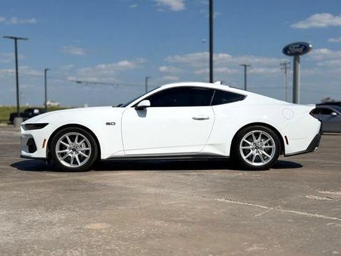 Used 2026 Ford Mustang GT Premium RWD image 5