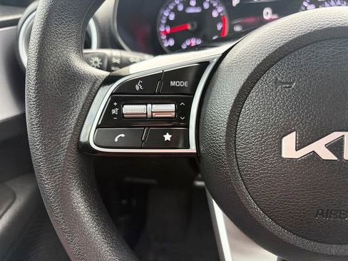 Used 2024 Kia Forte LXS w/ LXS Technology Package FWD image 6