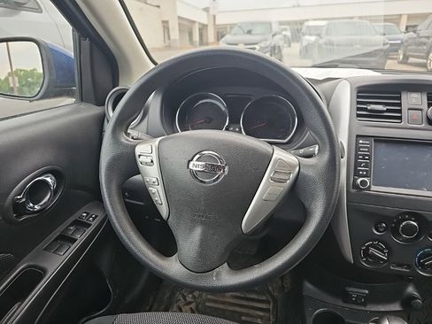 Used 2018 Nissan Versa SV FWD image 7