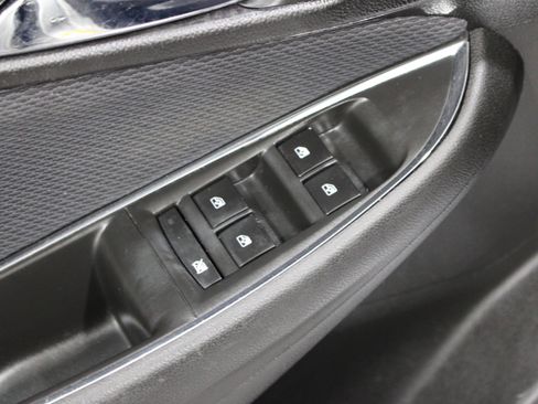 Used 2019 Chevrolet Cruze LT w/ Convenience Package FWD image 6