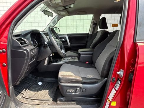 Used 2015 Toyota 4Runner SR5 RWD image 3