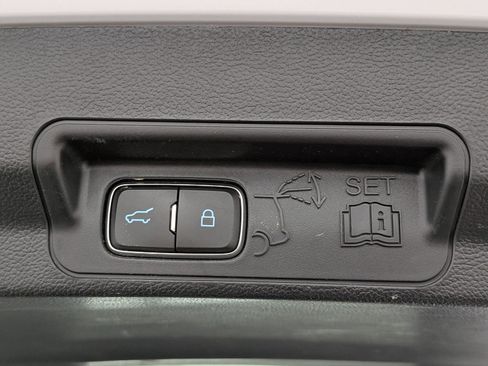 Used 2021 Ford Explorer XLT w/ Equipment Group 202A image 14