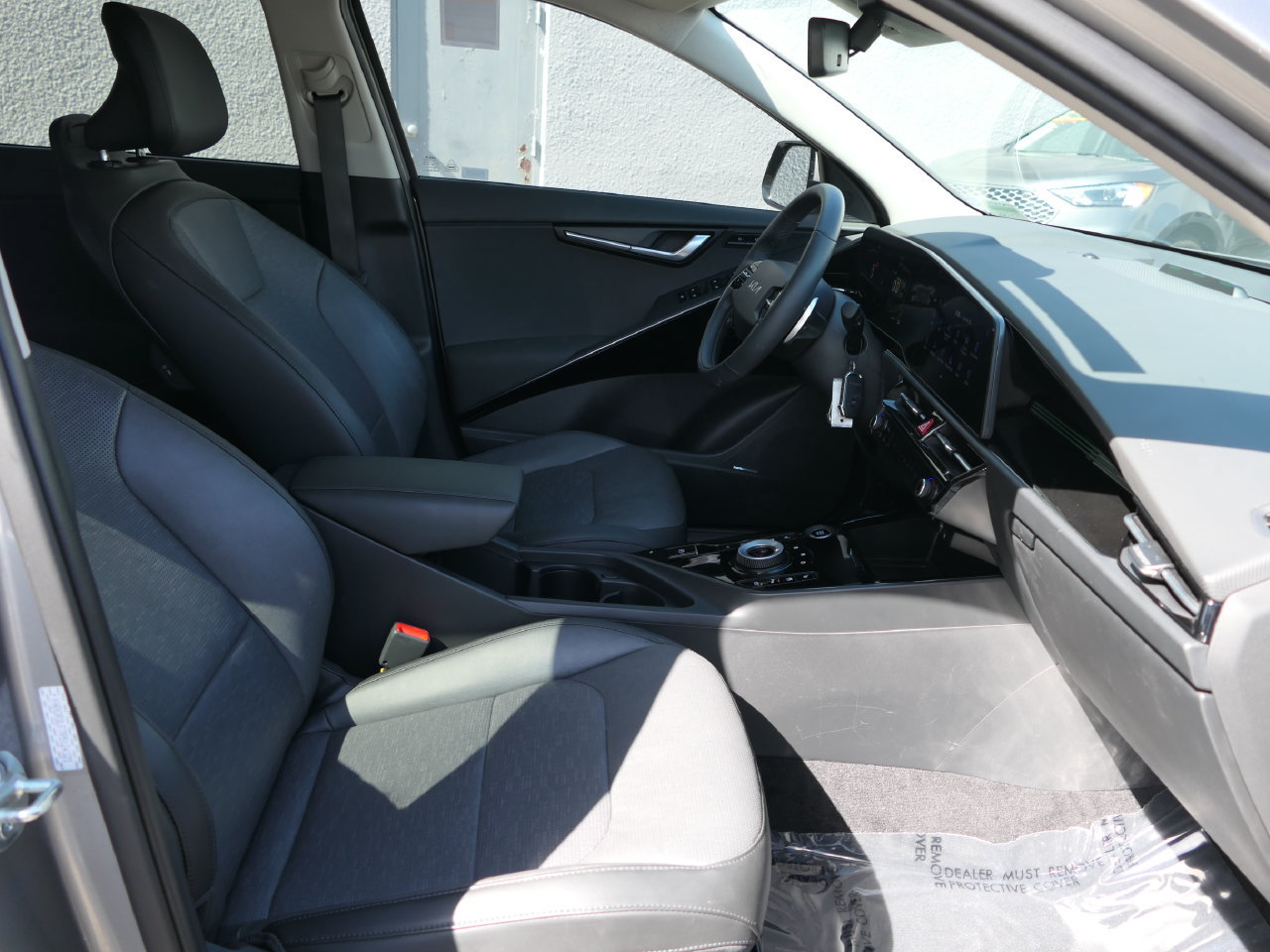 Certified 2024 Kia Niro SX Touring FWD image 28