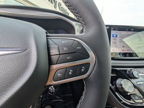 New 2026 Chrysler Pacifica Select image 20