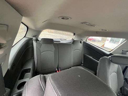 Used 2015 Chevrolet Traverse LT w/ Style and Technology Package AWD/4WD image 22