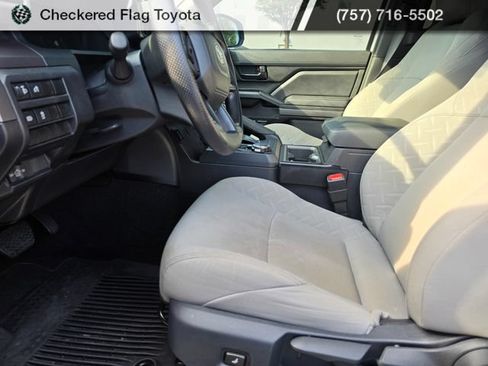 Used 2025 Toyota Tacoma SR5 AWD/4WD image 10