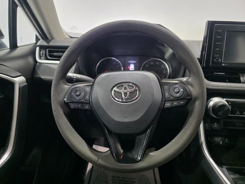 Used 2021 Toyota RAV4 LE image 5