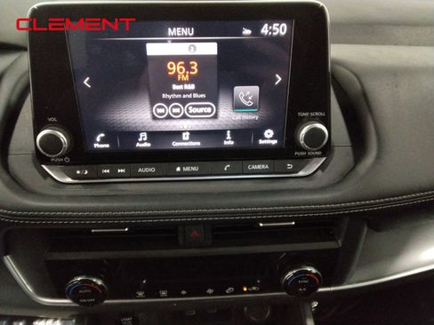 Used 2024 Nissan Rogue SV image 19