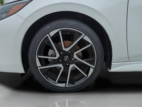 Certified 2025 Nissan Sentra SR FWD image 24