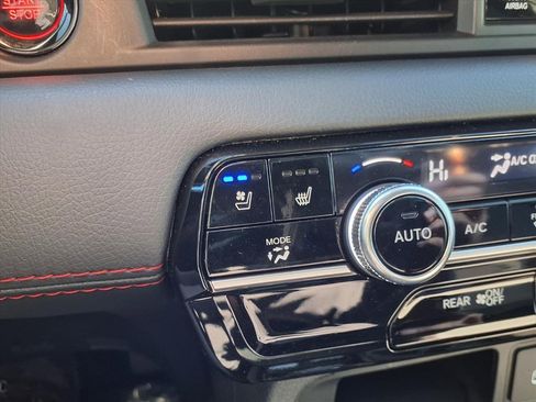 Used 2025 Honda Pilot Black Edition image 12