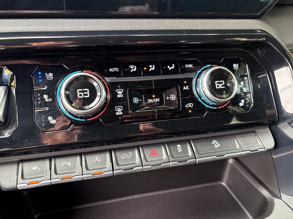 Certified 2024 GMC Sierra 1500 AT4 w/ Technology Package AWD/4WD image 35