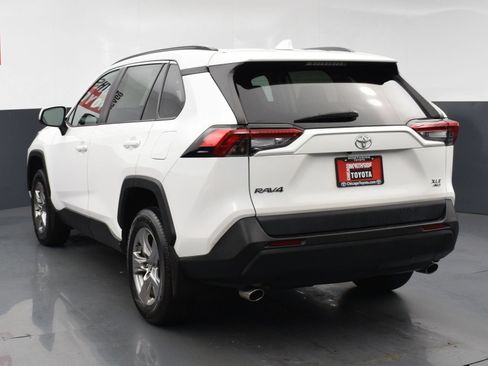 Used 2023 Toyota RAV4 XLE AWD/4WD image 3