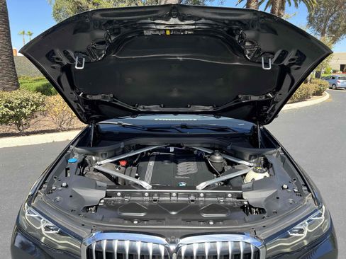 Used 2022 BMW X7 xDrive40i w/ Premium Package image 93