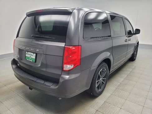Used 2016 Dodge Grand Caravan SXT image 9