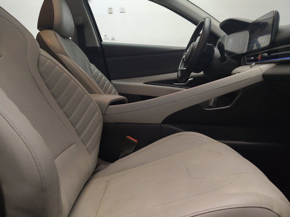 Used 2021 Hyundai Elantra Limited FWD image 21