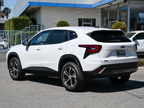 New 2026 Chevrolet Trax RS FWD image 6