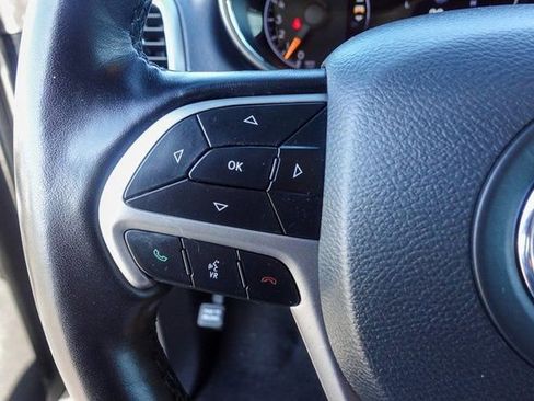 Used 2022 Jeep Grand Cherokee Laredo X image 13