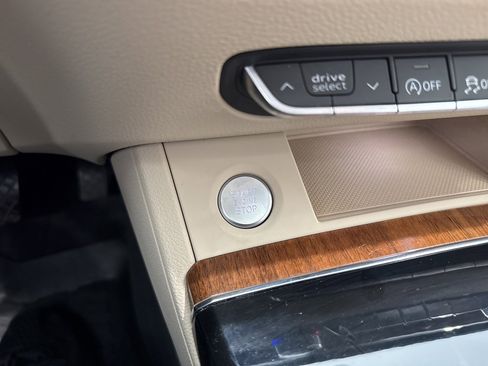 Used 2024 Audi Q5 2.0T Premium w/ Convenience Package image 23