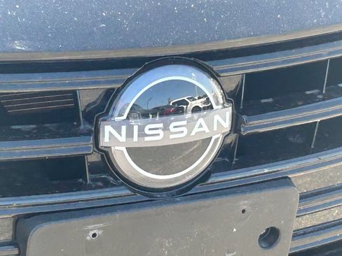 Used 2025 Nissan Versa SV FWD image 10
