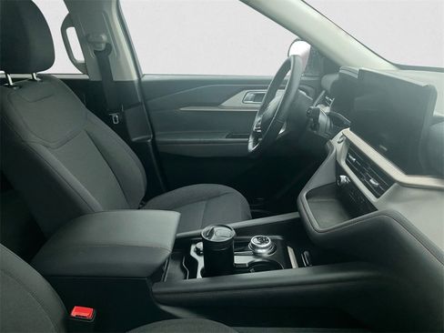 Certified 2025 Ford Explorer Active image 14