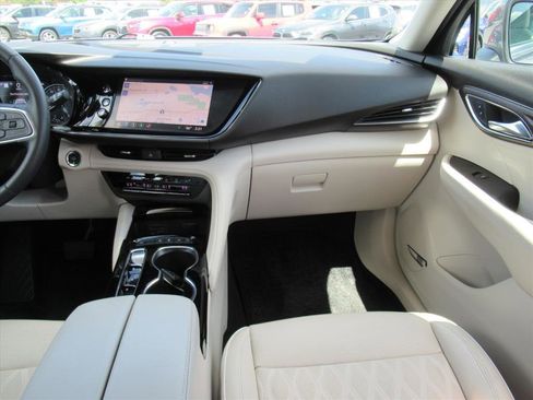 Used 2022 Buick Envision Avenir w/ Technology Package II image 14
