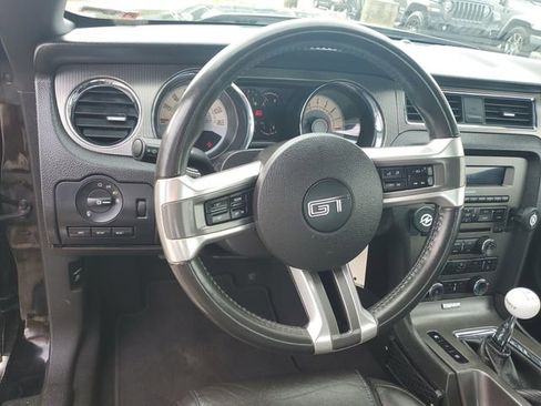 Used 2010 Ford Mustang GT Premium image 10